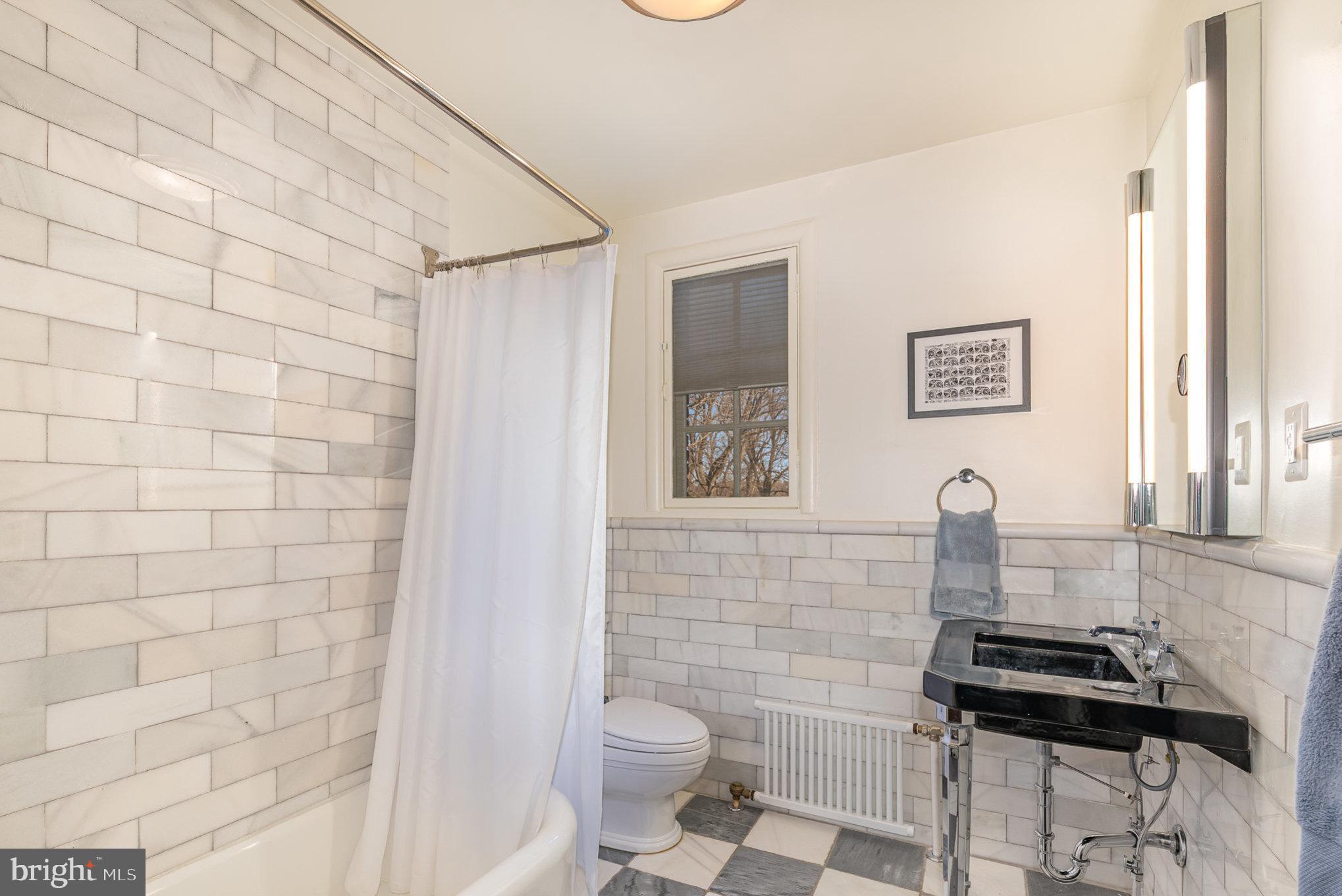 ROLAND PARK - Residential