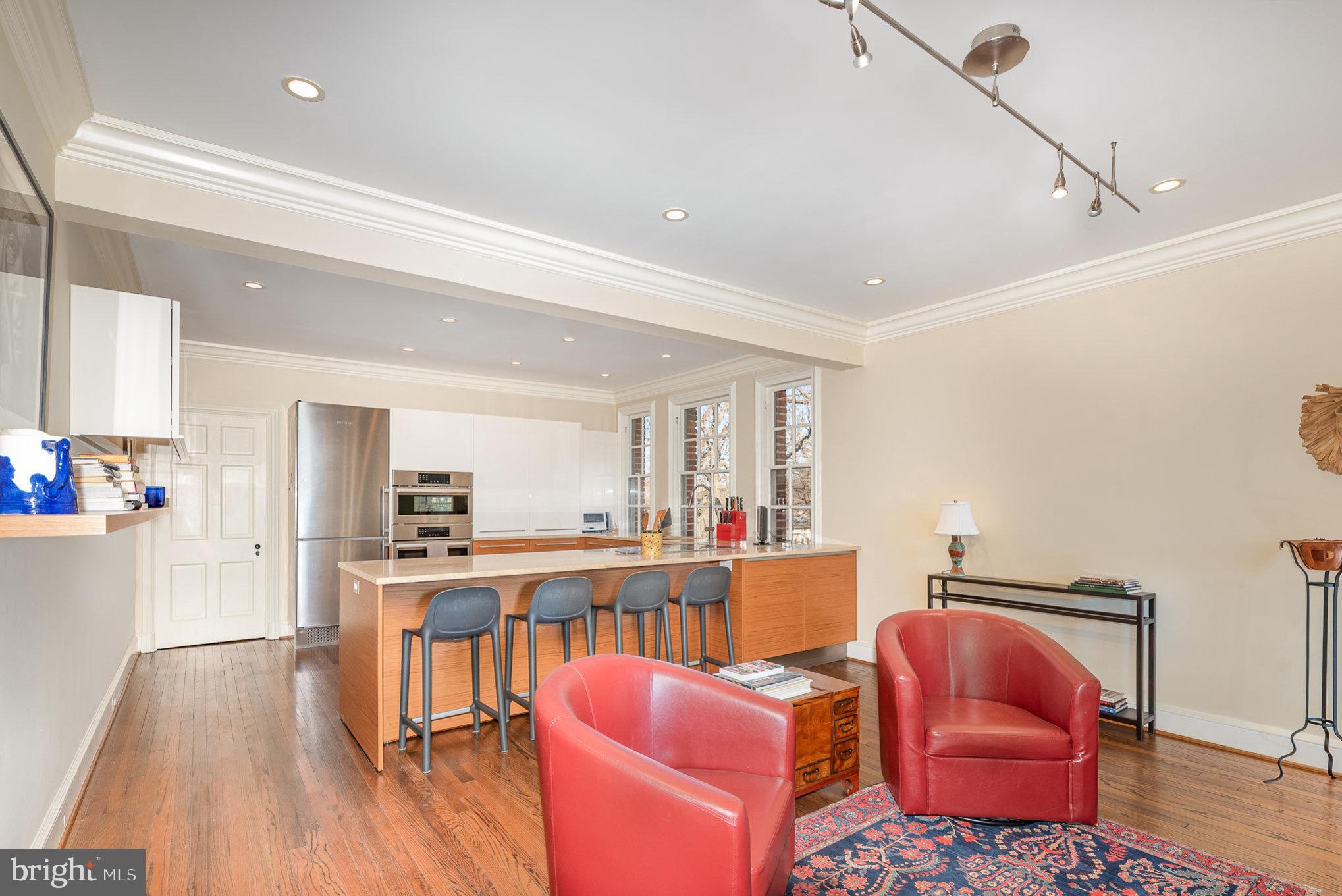 ROLAND PARK - Residential