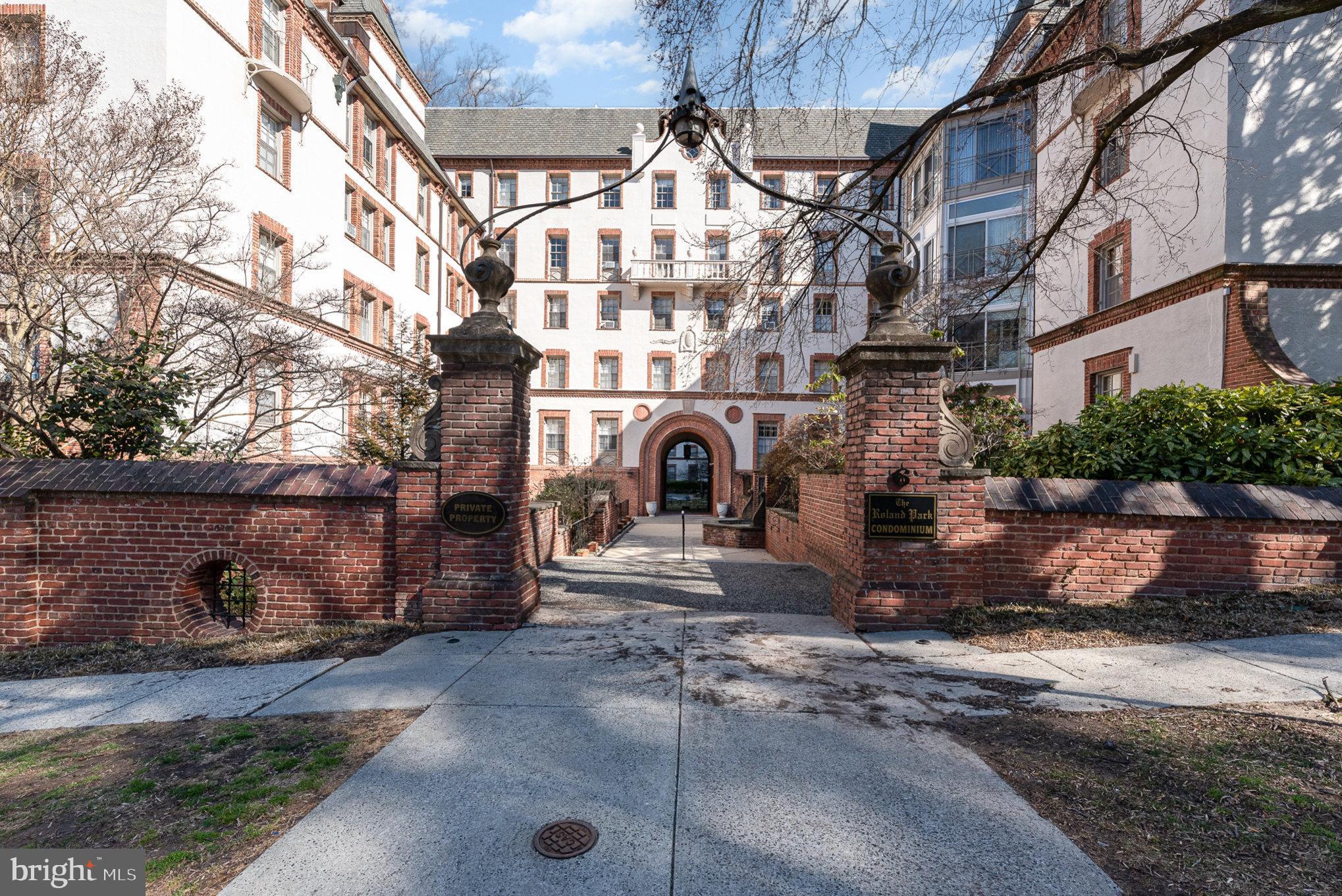 ROLAND PARK - Residential
