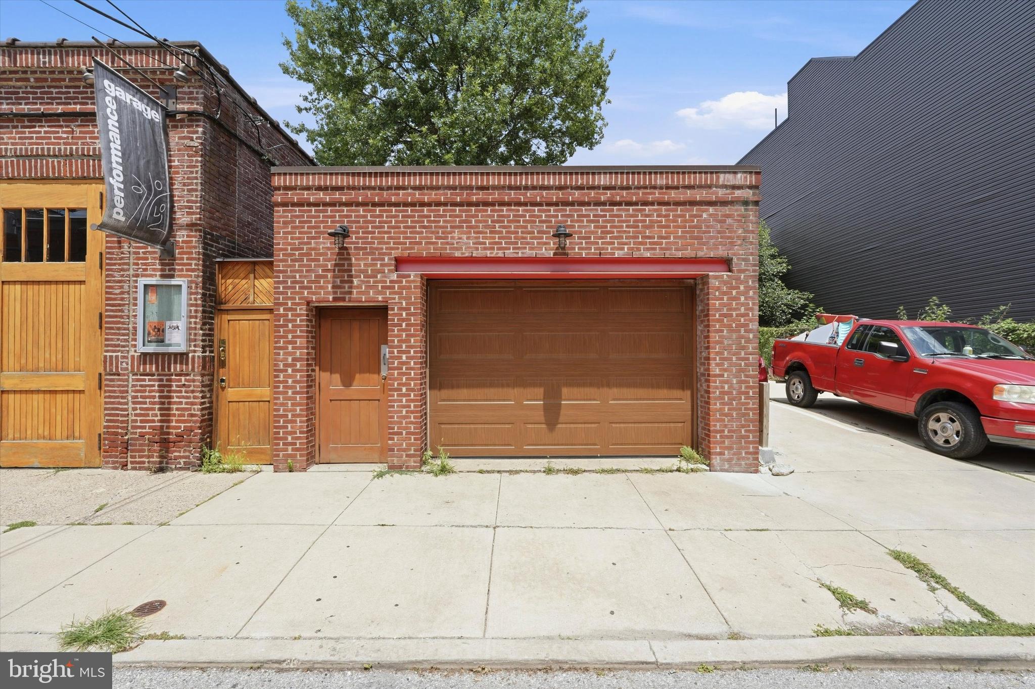 FAIRMOUNT - Residential Income