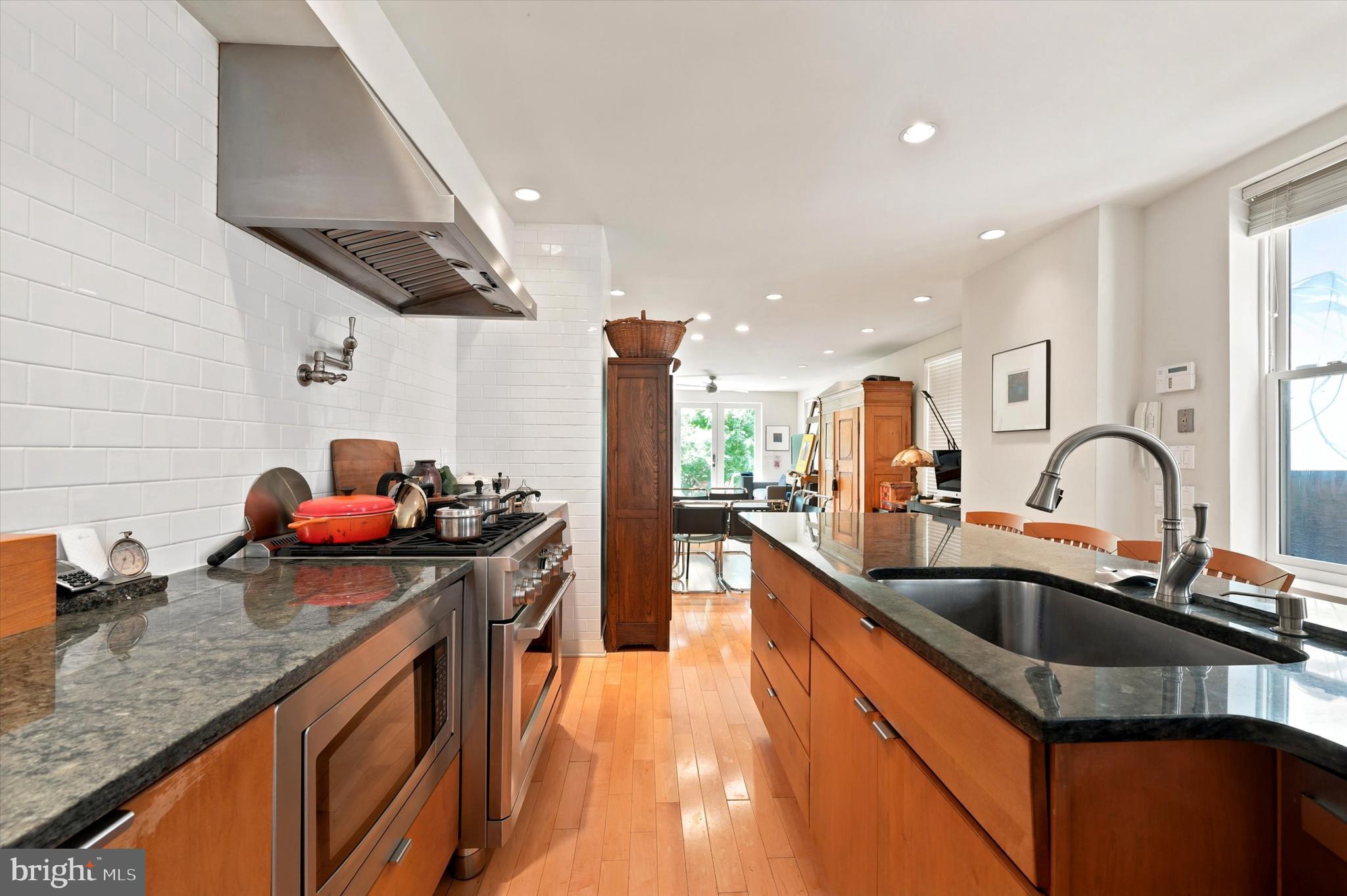 FAIRMOUNT - Residential Income
