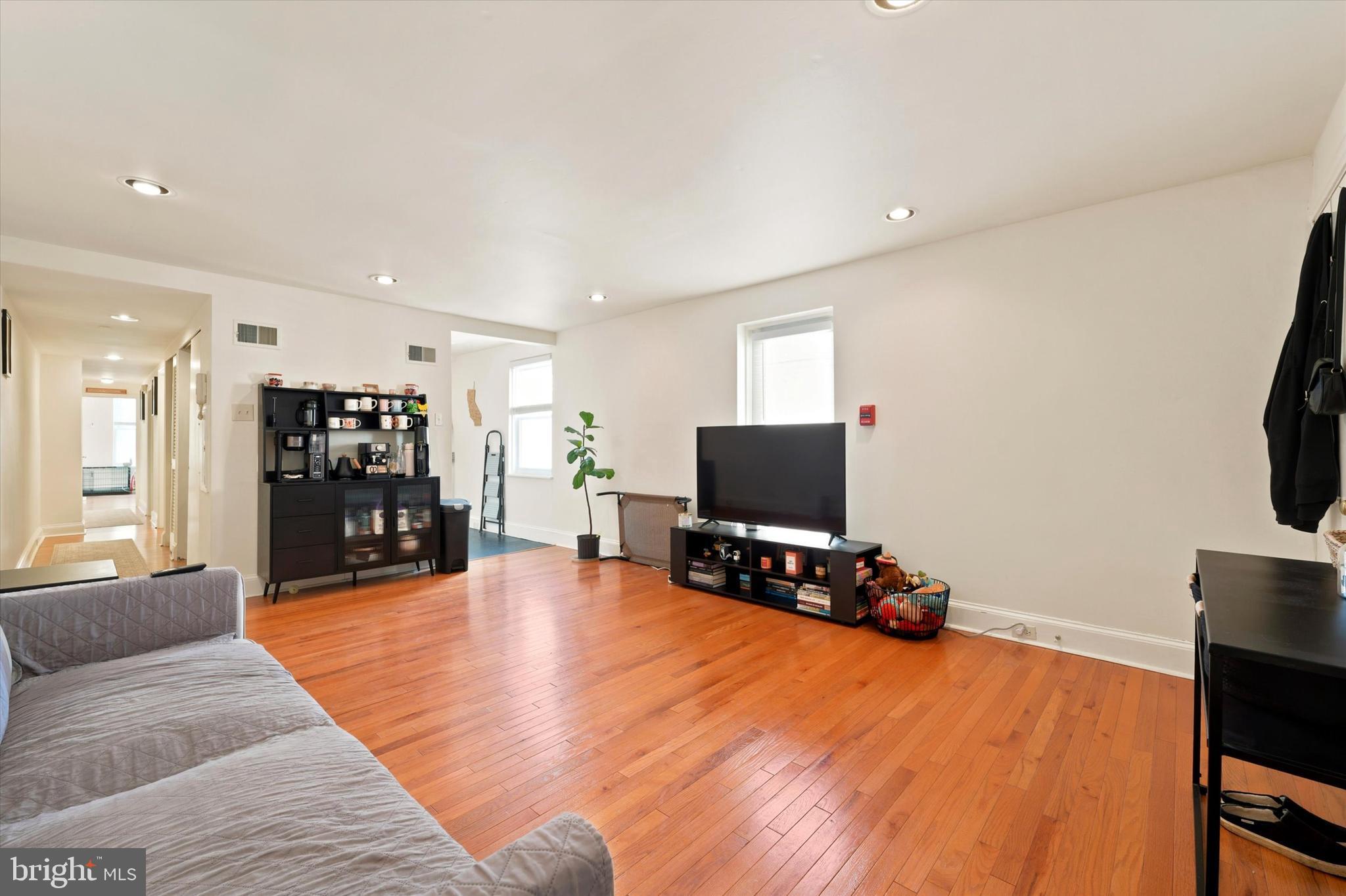 FAIRMOUNT - Residential Income