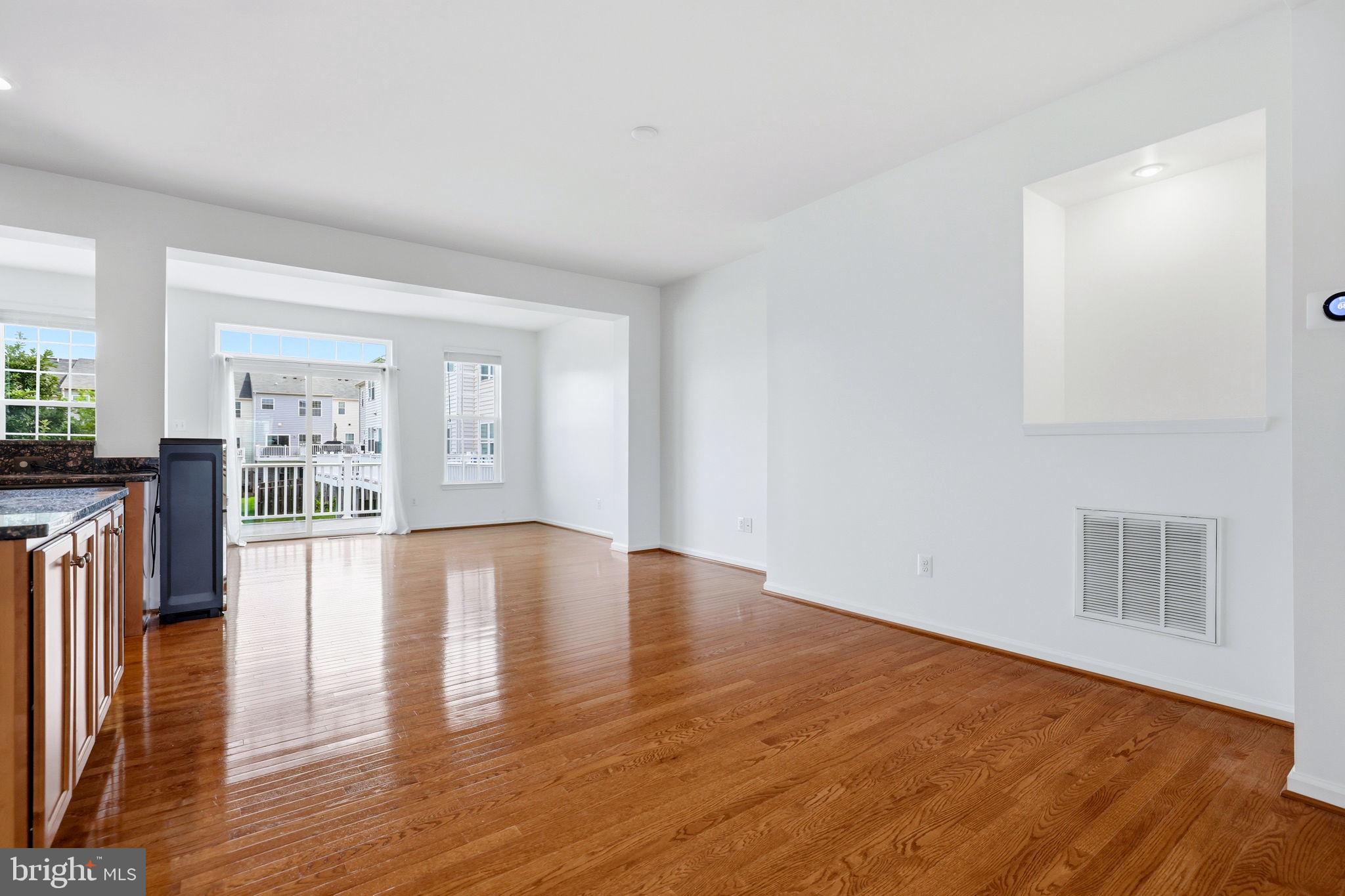 AUTUMN OAKS - Residential
