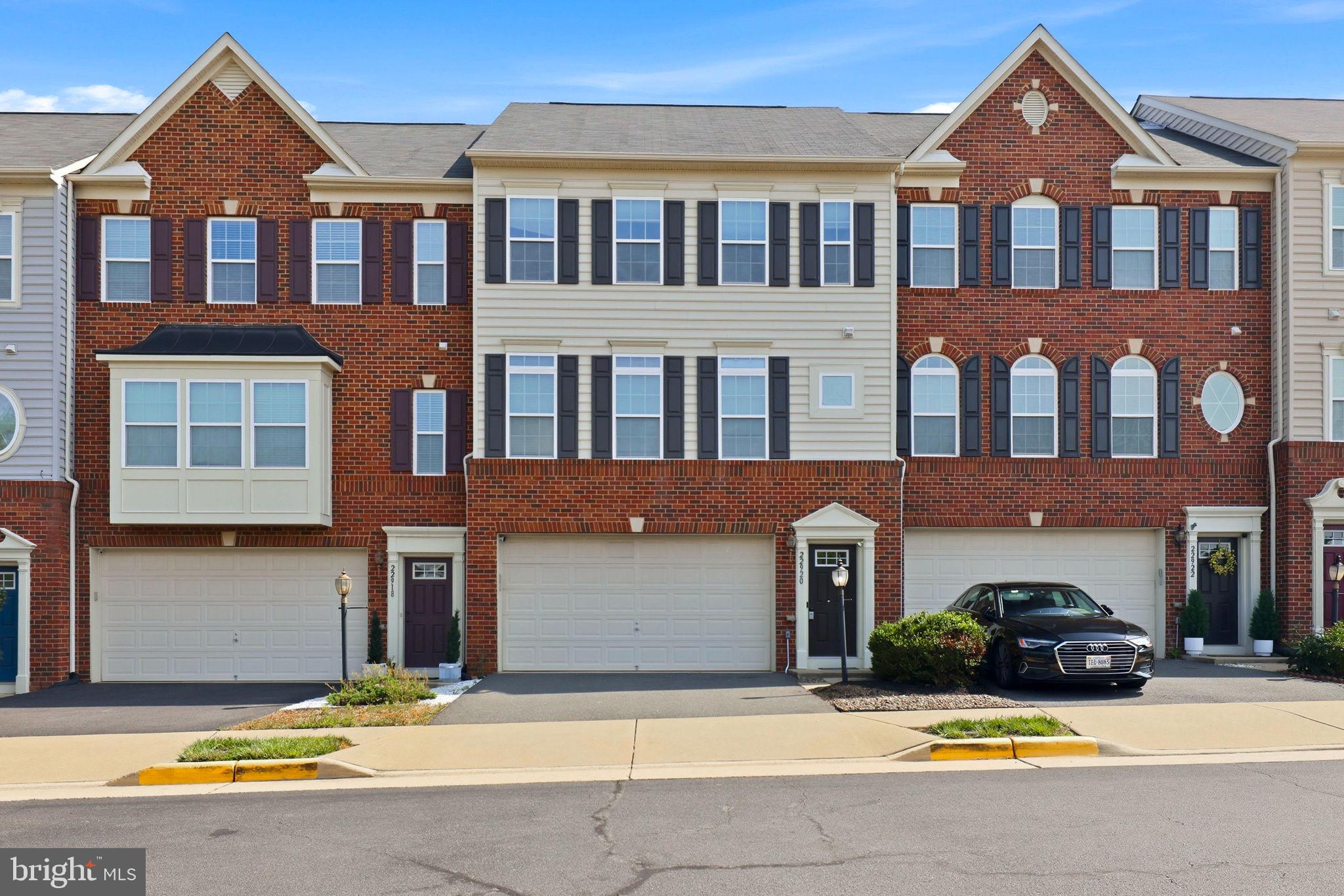 AUTUMN OAKS - Residential