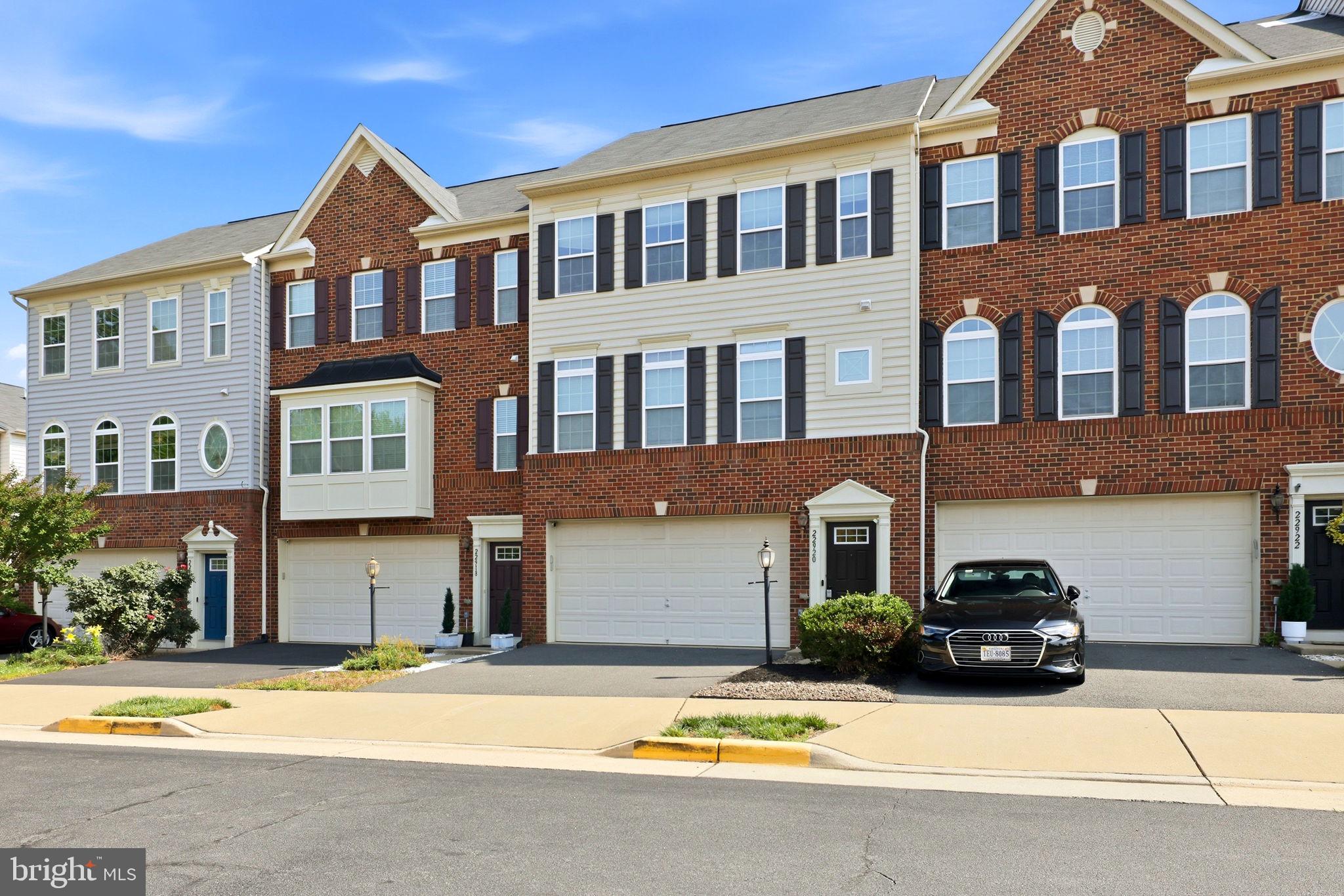 AUTUMN OAKS - Residential