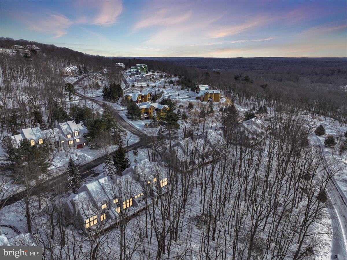LAUREL WOODS - Residential