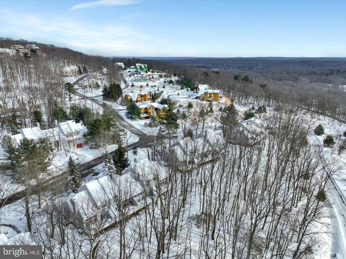 LAUREL WOODS - Residential