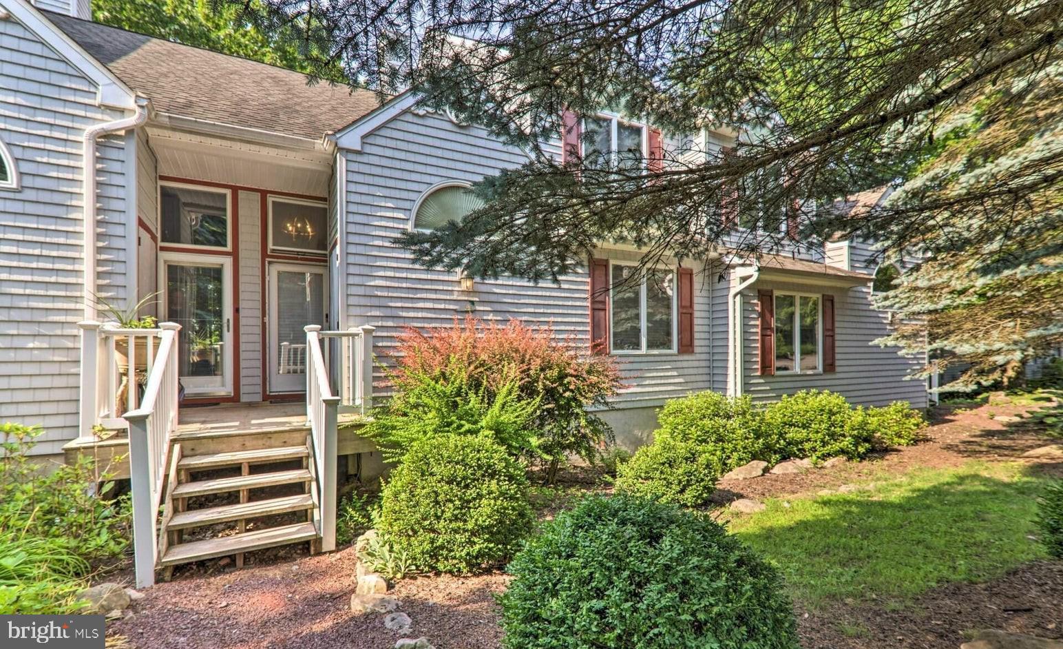 LAUREL WOODS - Residential