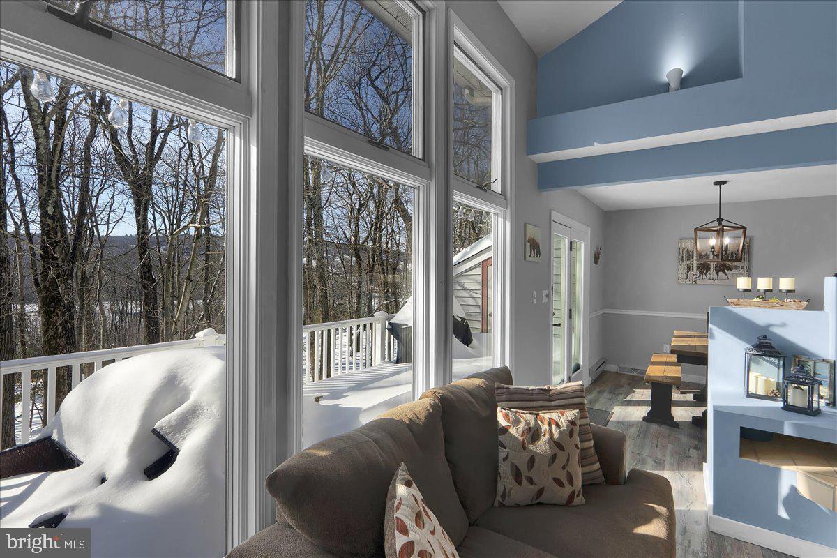 LAUREL WOODS - Residential