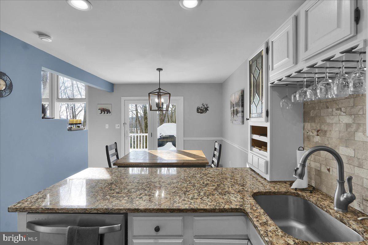 LAUREL WOODS - Residential