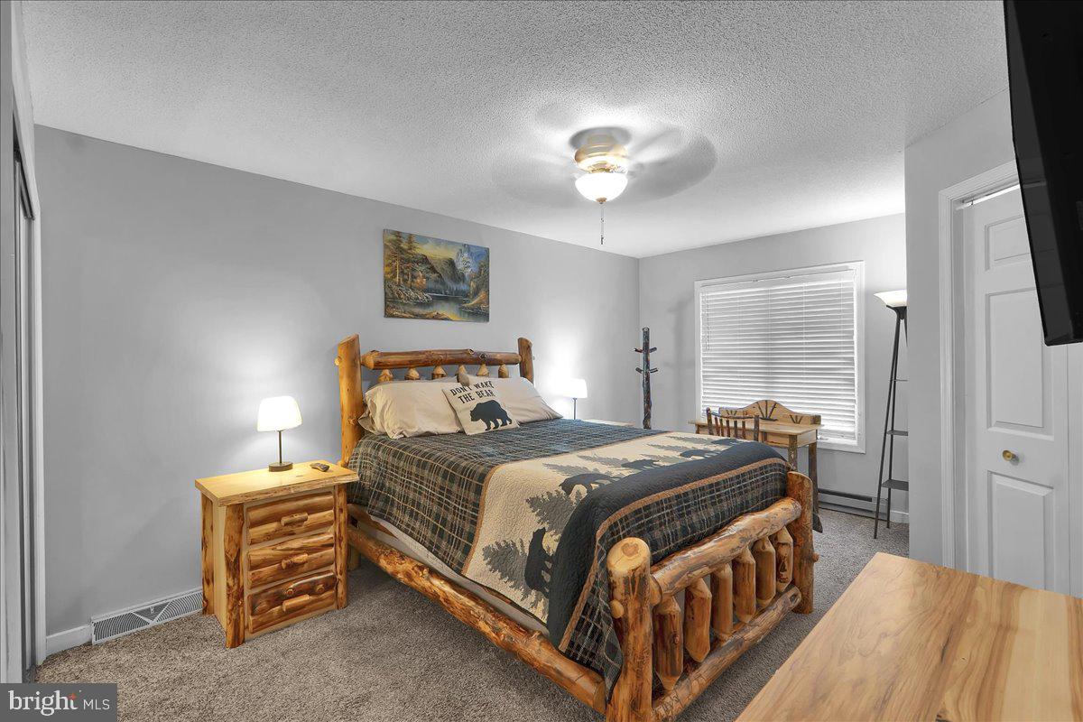 LAUREL WOODS - Residential