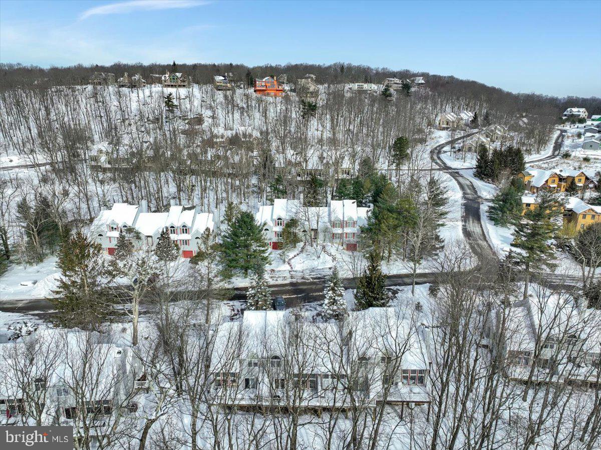 LAUREL WOODS - Residential