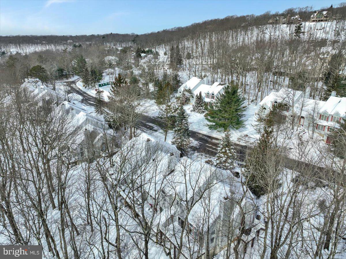 LAUREL WOODS - Residential