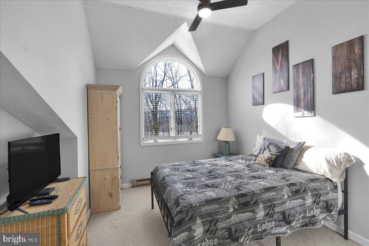 LAUREL WOODS - Residential