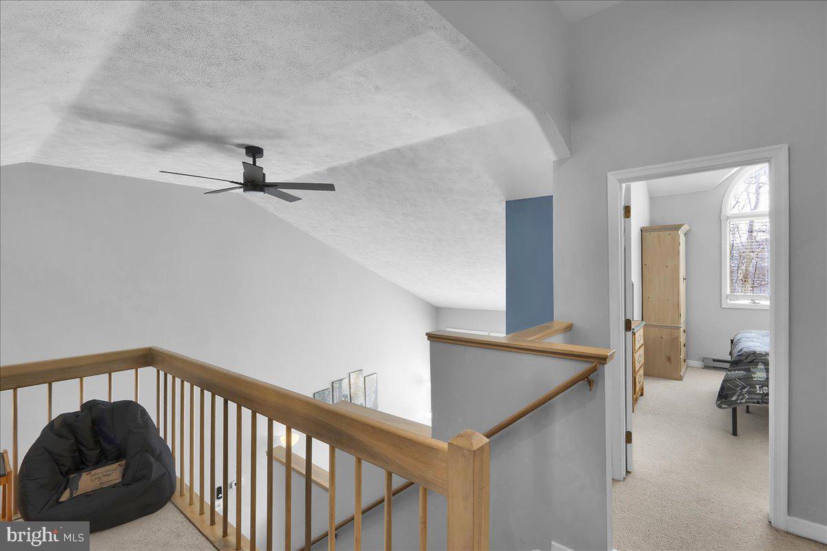LAUREL WOODS - Residential