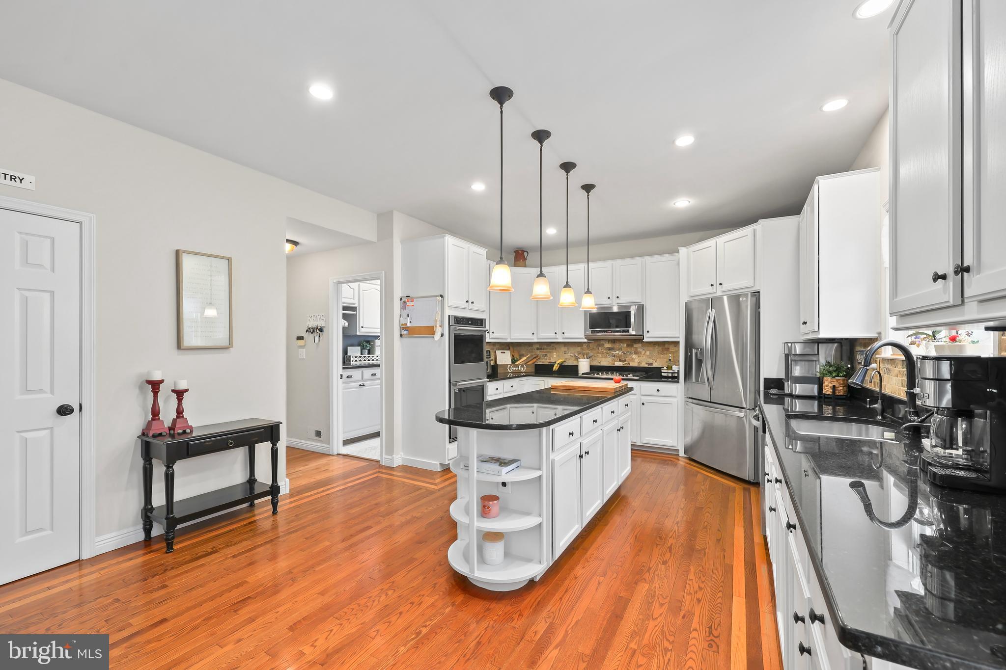 HAMPTON OAKS - Residential