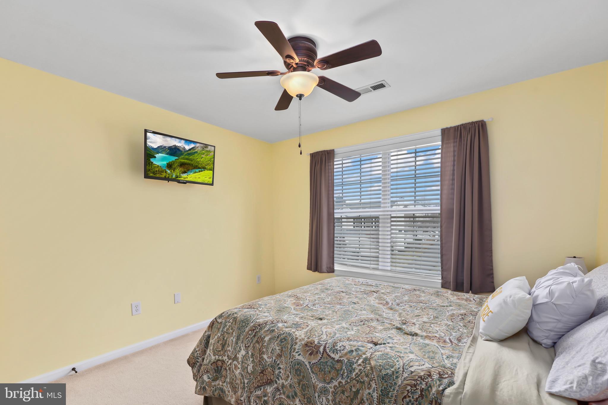 HAMPTON OAKS - Residential