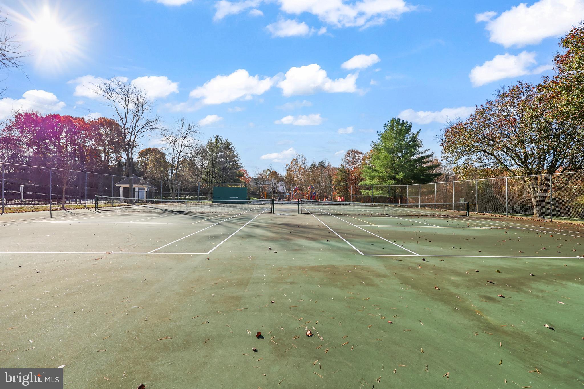 HAMPTON OAKS - Residential