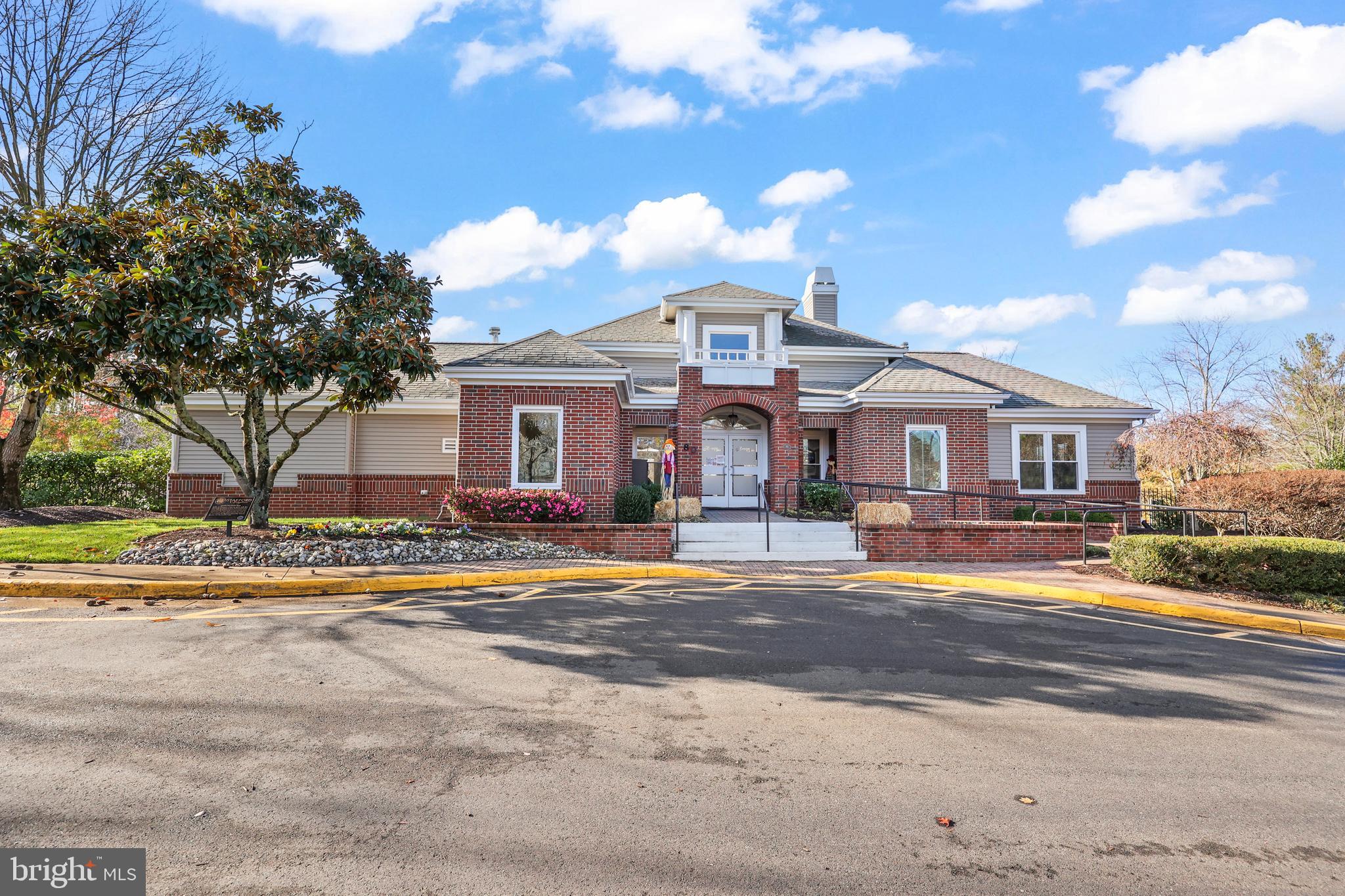 HAMPTON OAKS - Residential