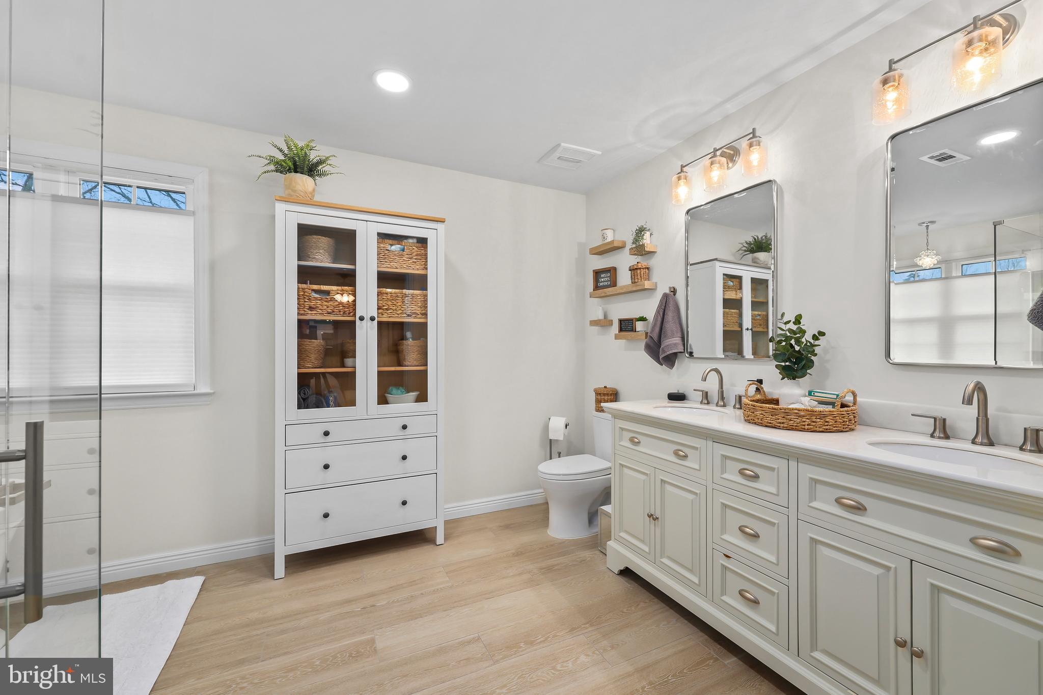 HAMPTON OAKS - Residential