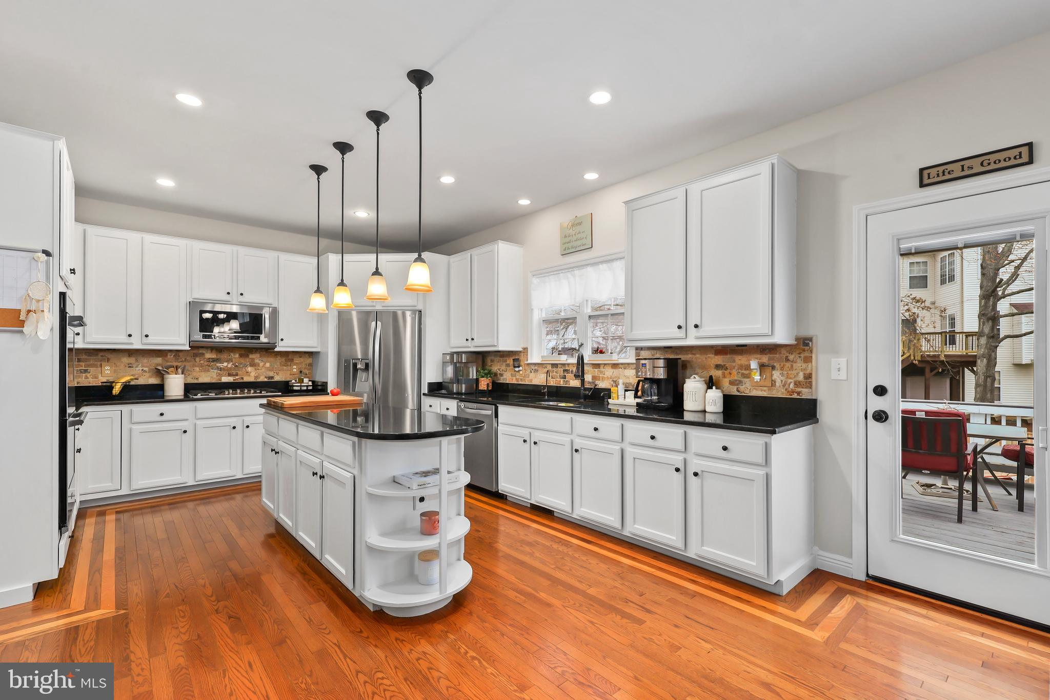 HAMPTON OAKS - Residential