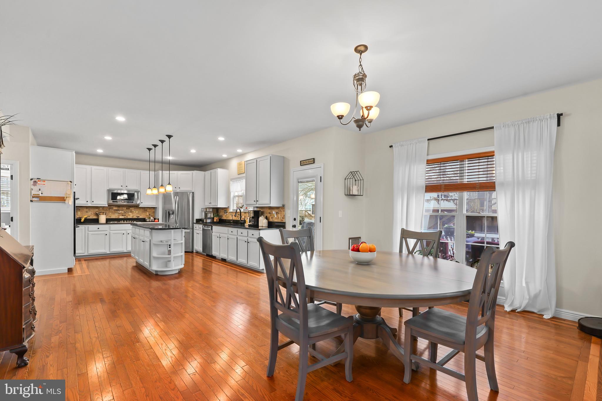 HAMPTON OAKS - Residential