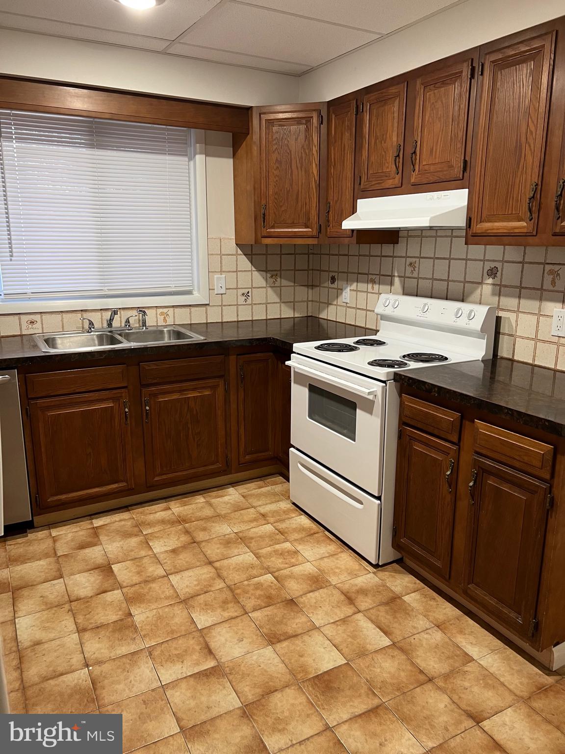 Welcome Home to this Recently remodeled 2 Bedroom/ 1 Bath Apartment with 2 car garage, close to downtown, shopping and easy commuting distance to MD, PA, VA and 81/ 70.  Pets are welcome with Deposit and monthly pet rent. Their are restrictions with pets (breed, weight and number).  Weichert Application only! No Smoking!  Applicant must pass Criminal, Credit and background, all applicants living in the home over the age of 18 MUST complete an application.
Owner pays Trash, water and sewer.