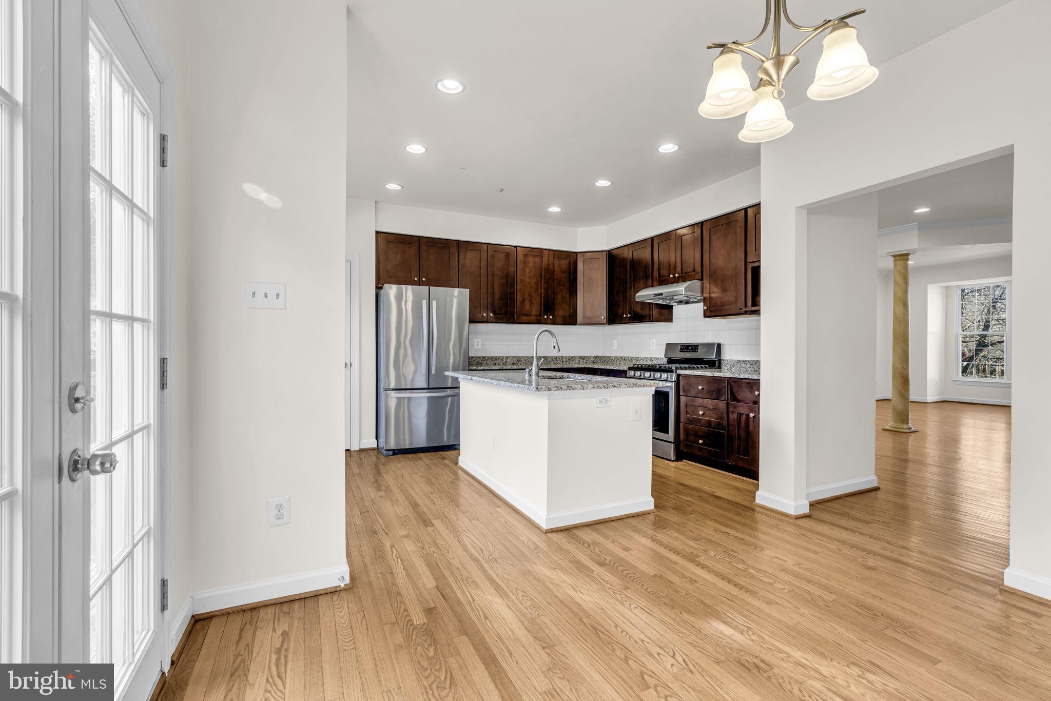 WILLOWS OF POTOMAC - Residential