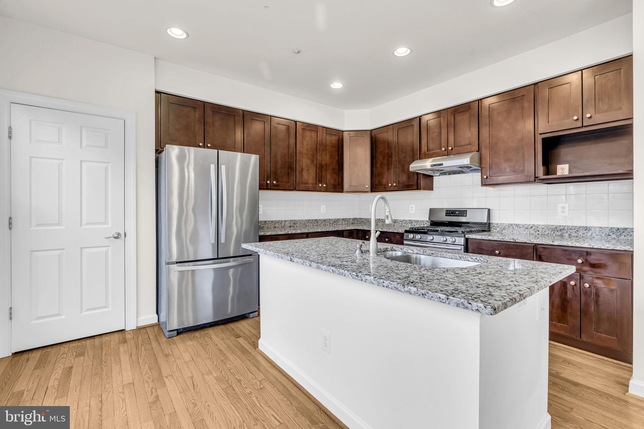 WILLOWS OF POTOMAC - Residential