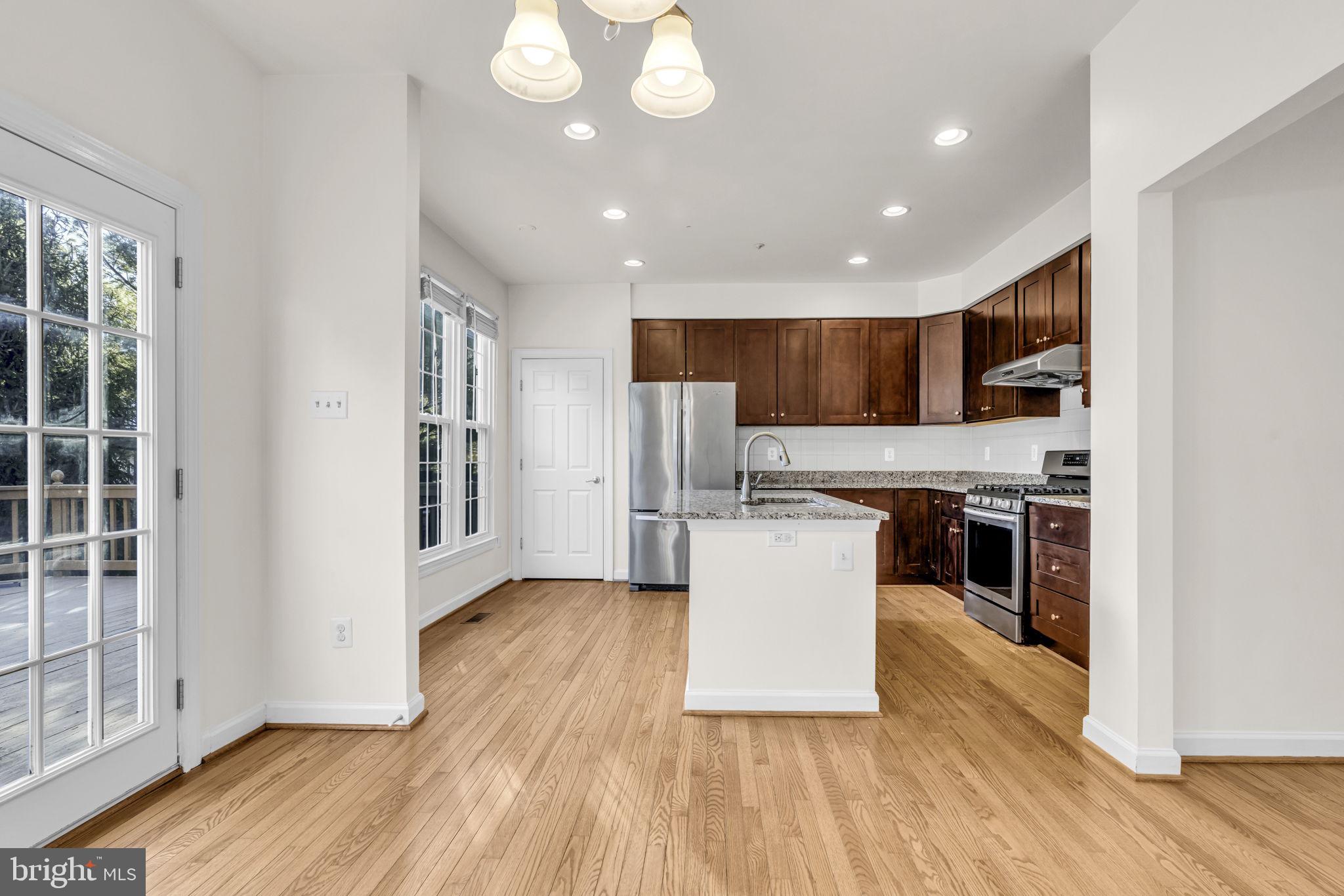WILLOWS OF POTOMAC - Residential