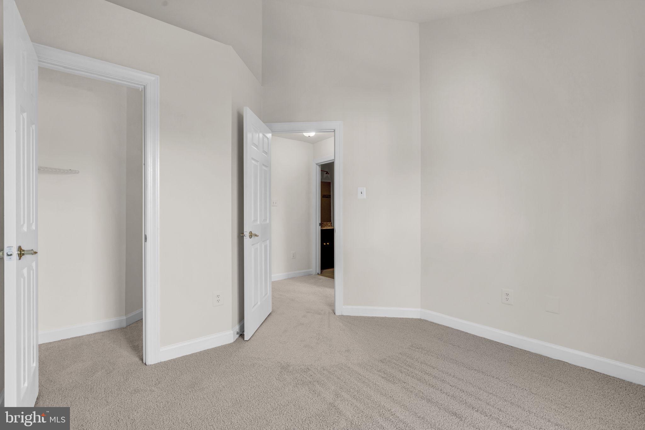 WILLOWS OF POTOMAC - Residential