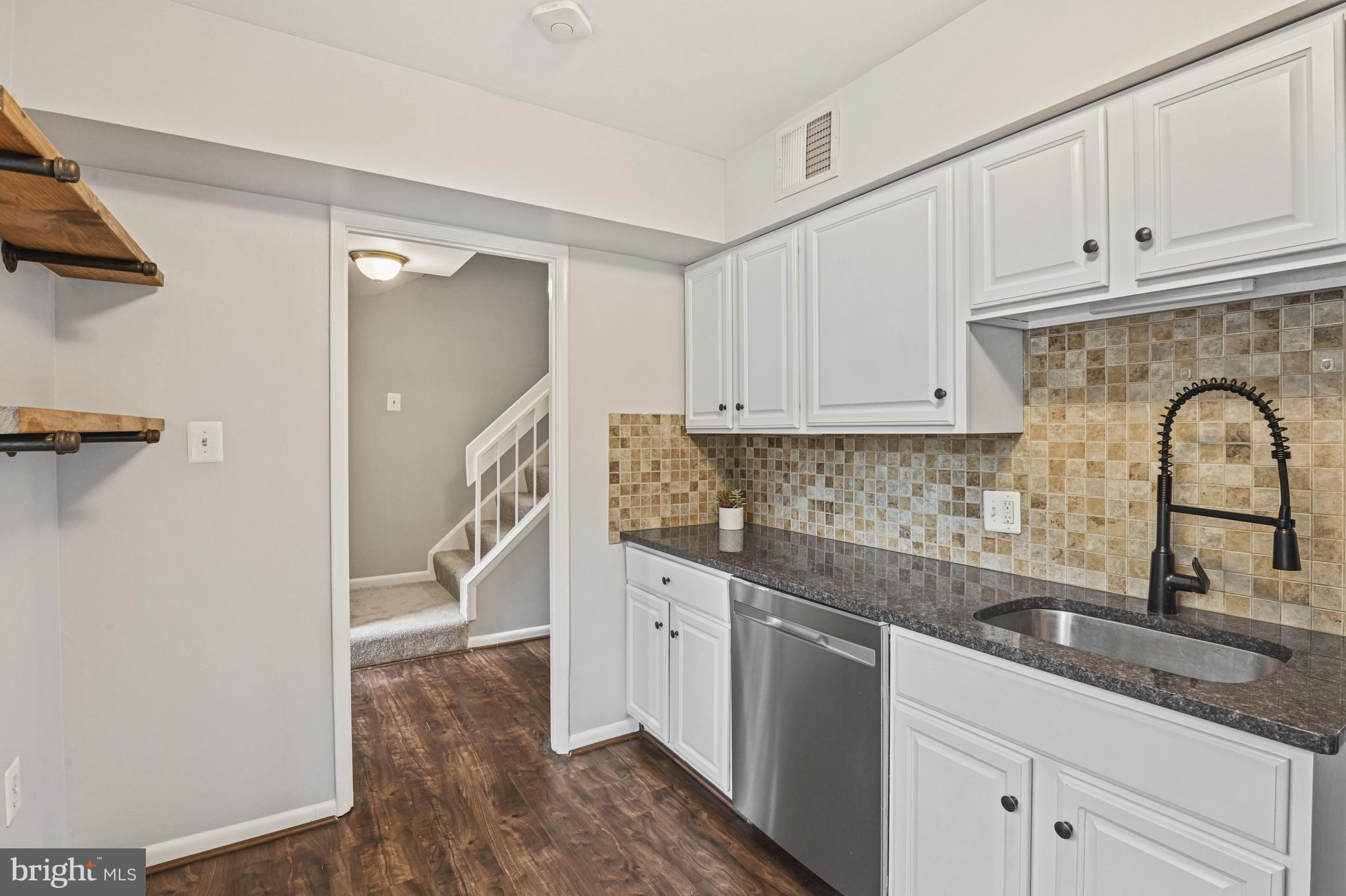 RESTON - Residential