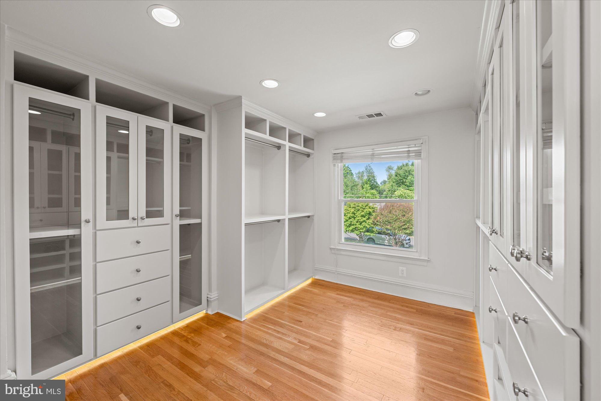 OLIVER ESTATES - Residential