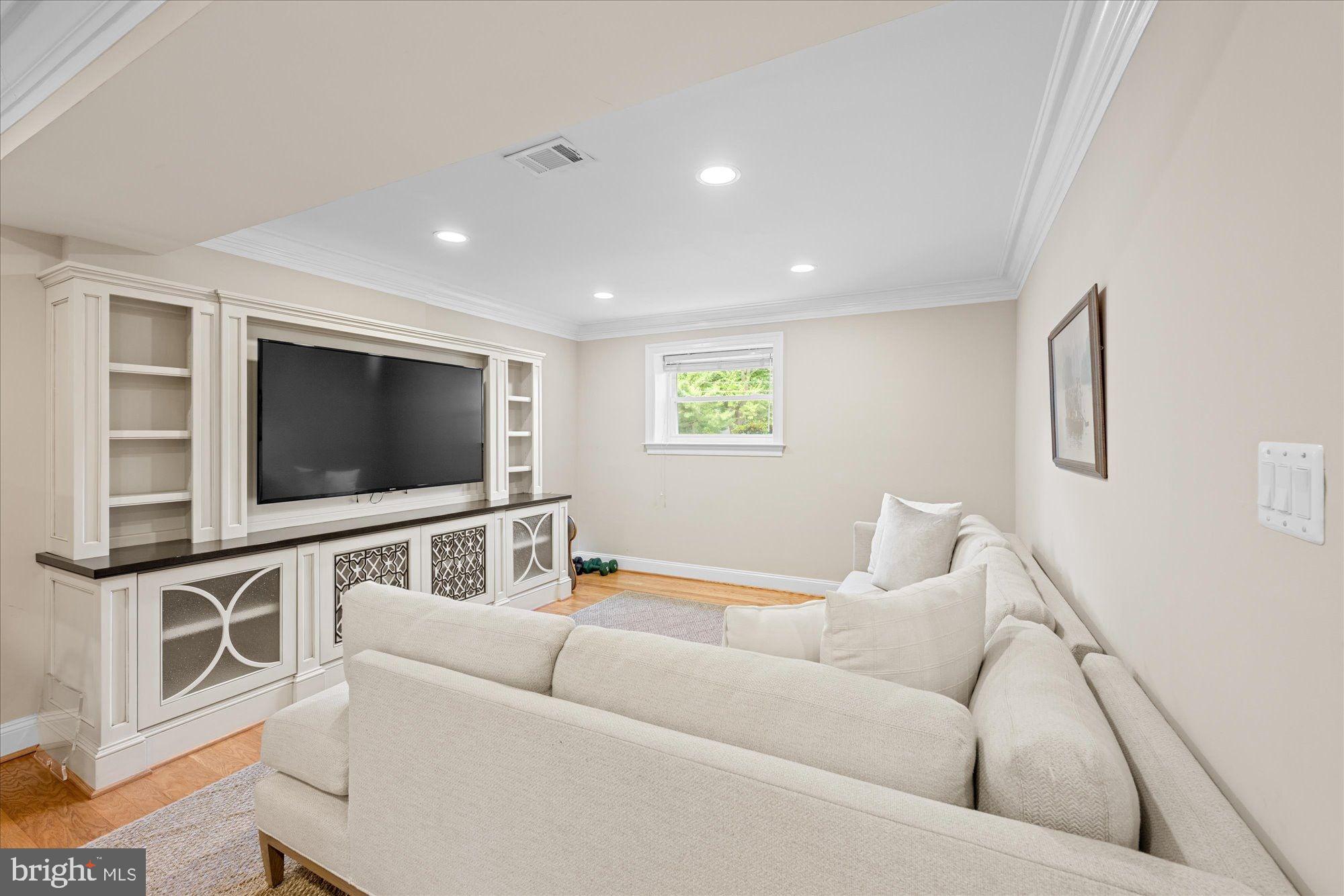OLIVER ESTATES - Residential