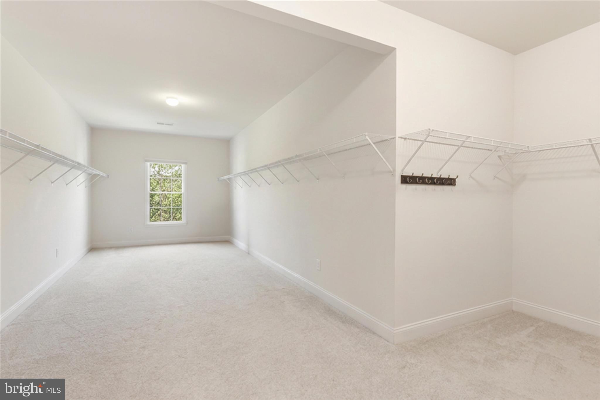 LOUDOUN VALLEY ESTATES 2 - Residential