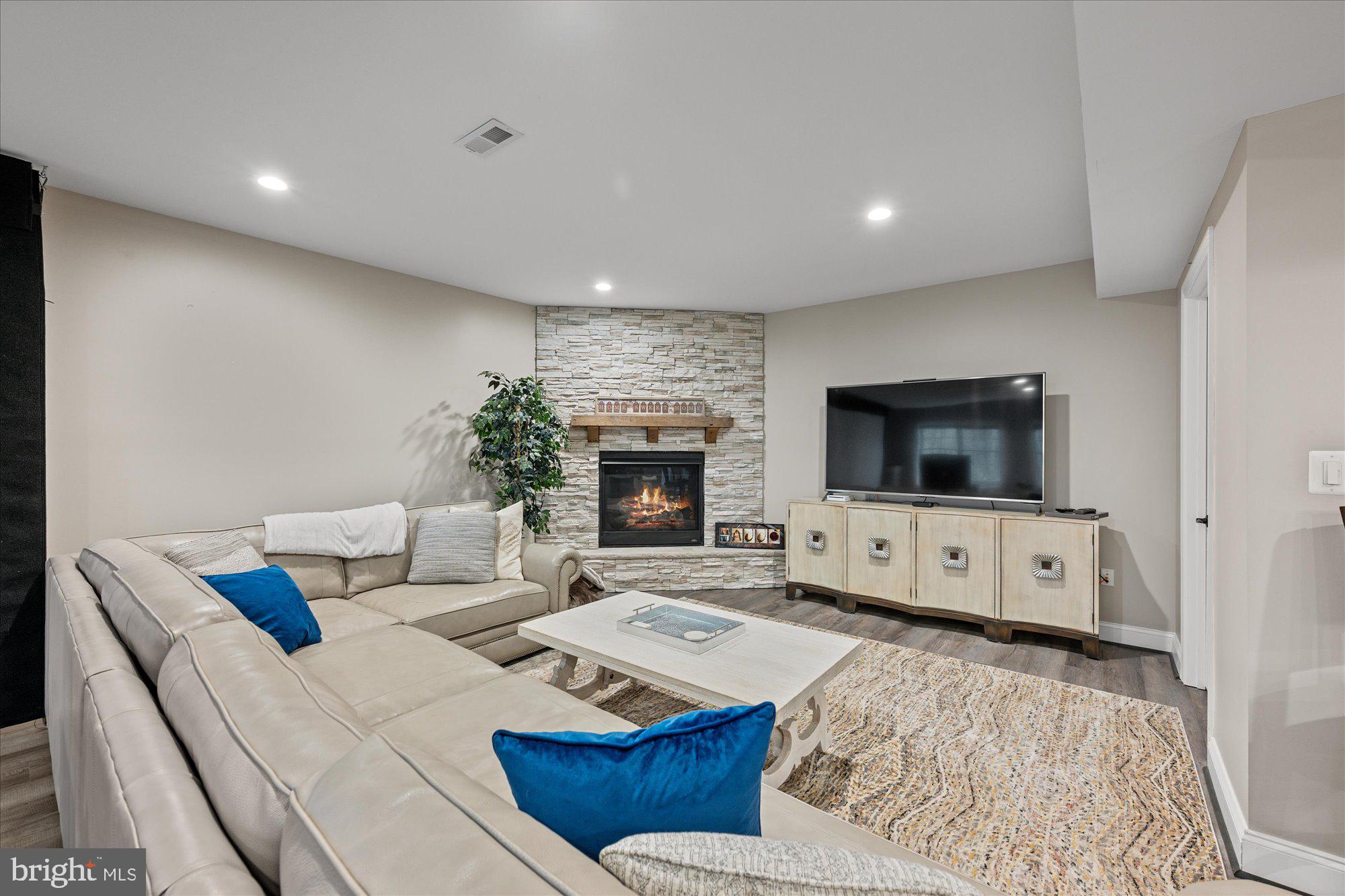 BELMONT COUNTRY CLUB - Residential