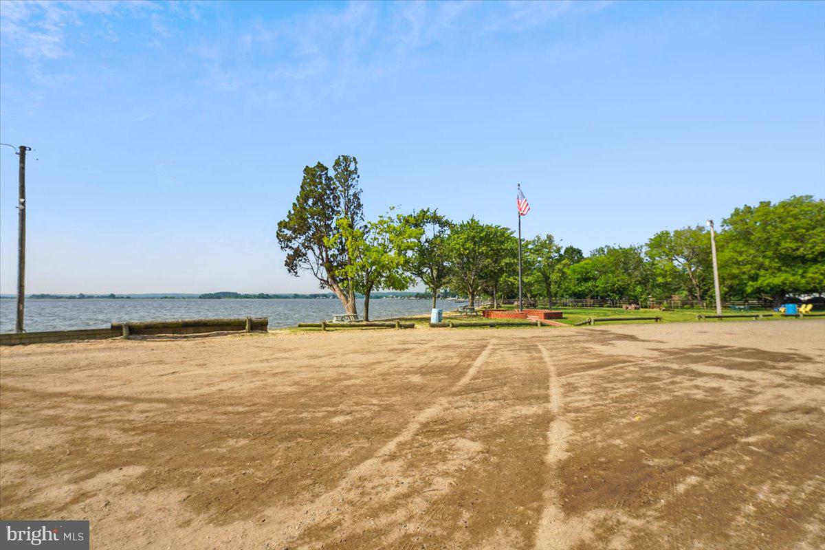 GOLDEN BEACH - Residential