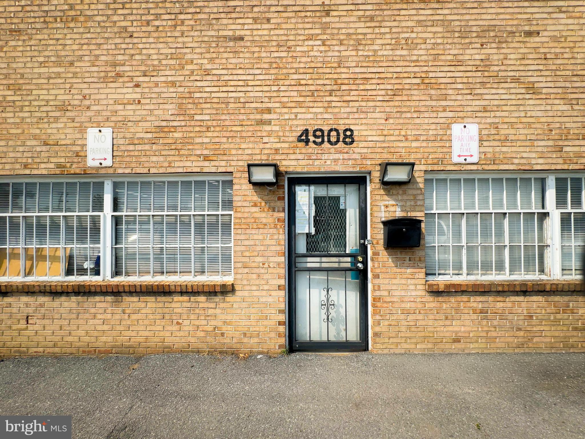 EDMONSTON - Commercial Sale