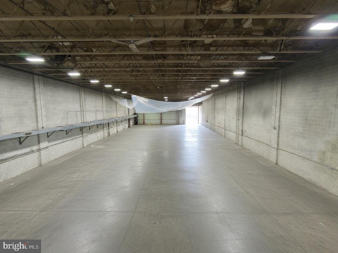 EDMONSTON - Commercial Sale