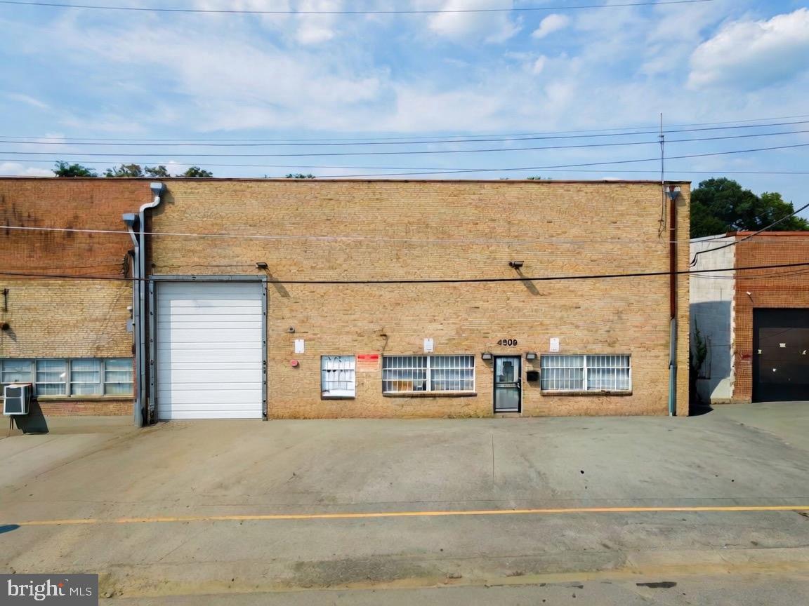 EDMONSTON - Commercial Sale