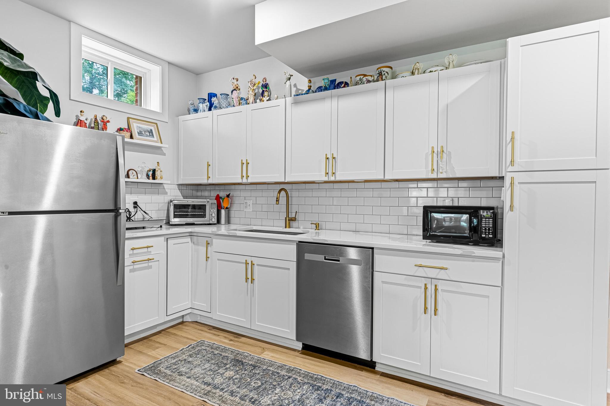 FAIRFAX LANDING - Residential