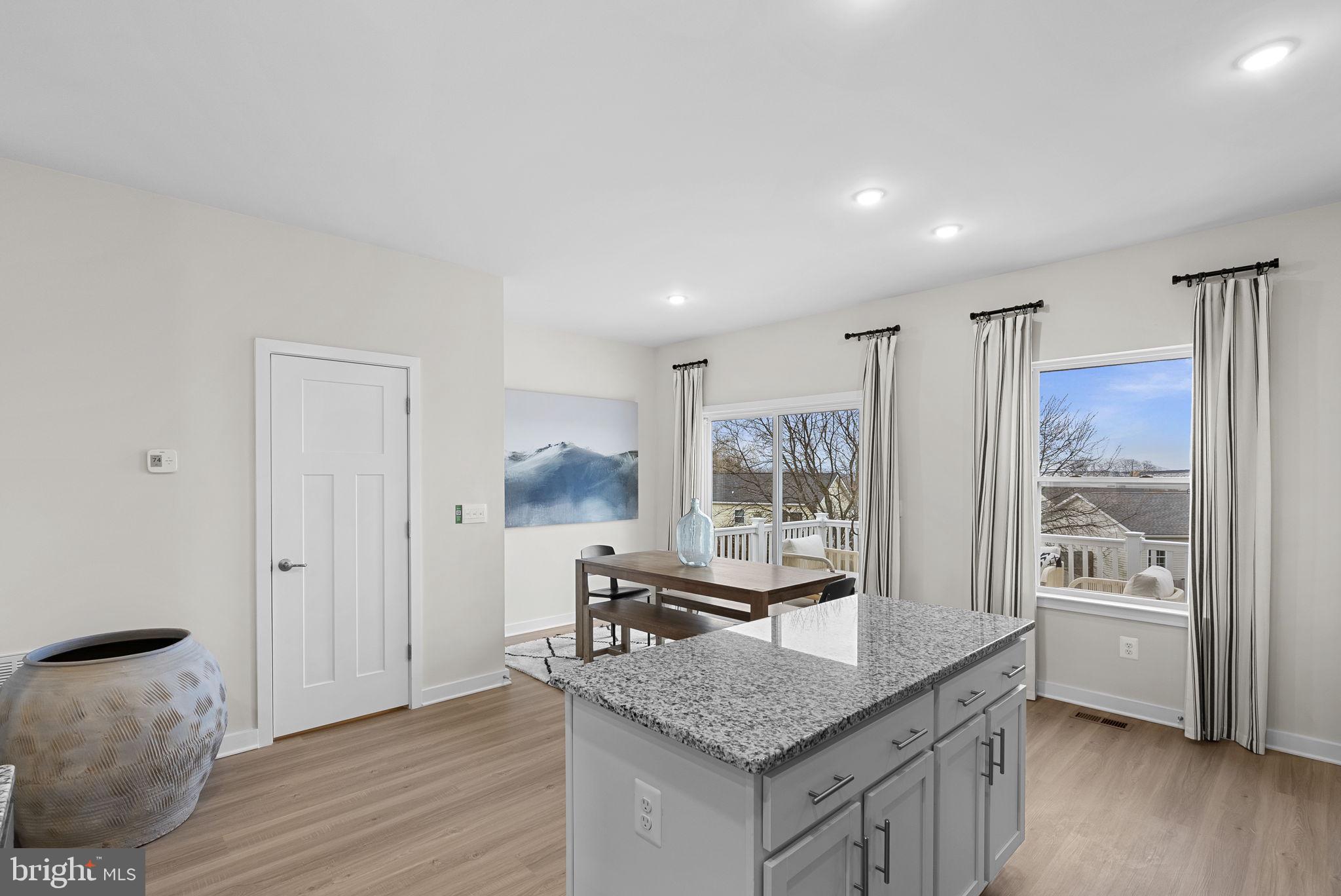 HUNTWELL WEST - Residential