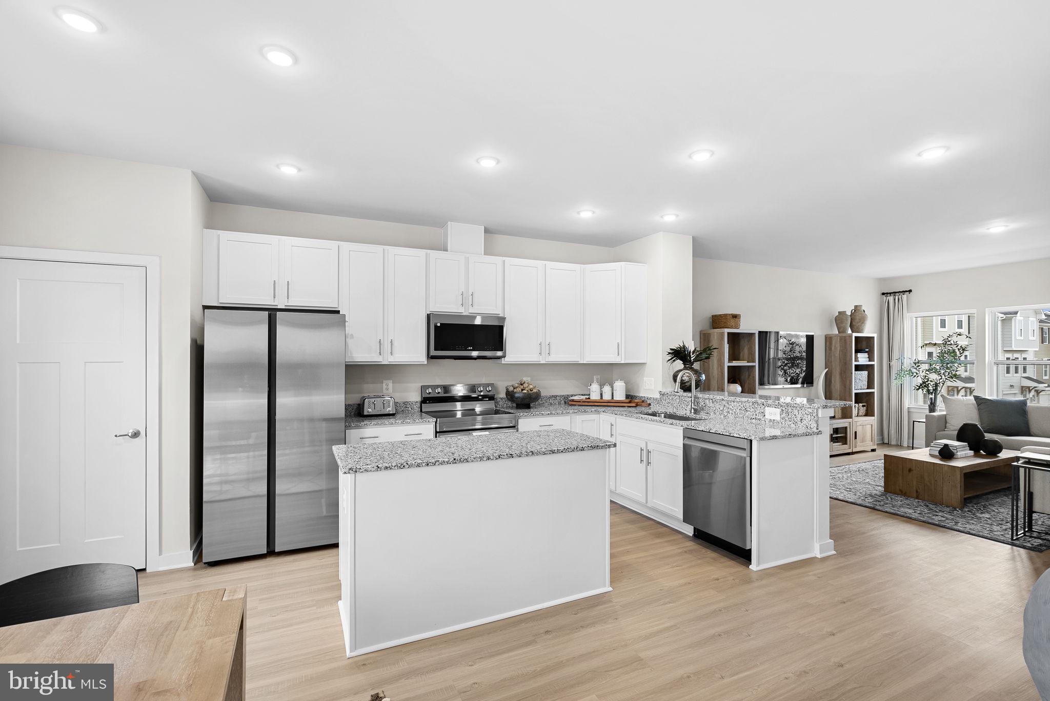 HUNTWELL WEST - Residential