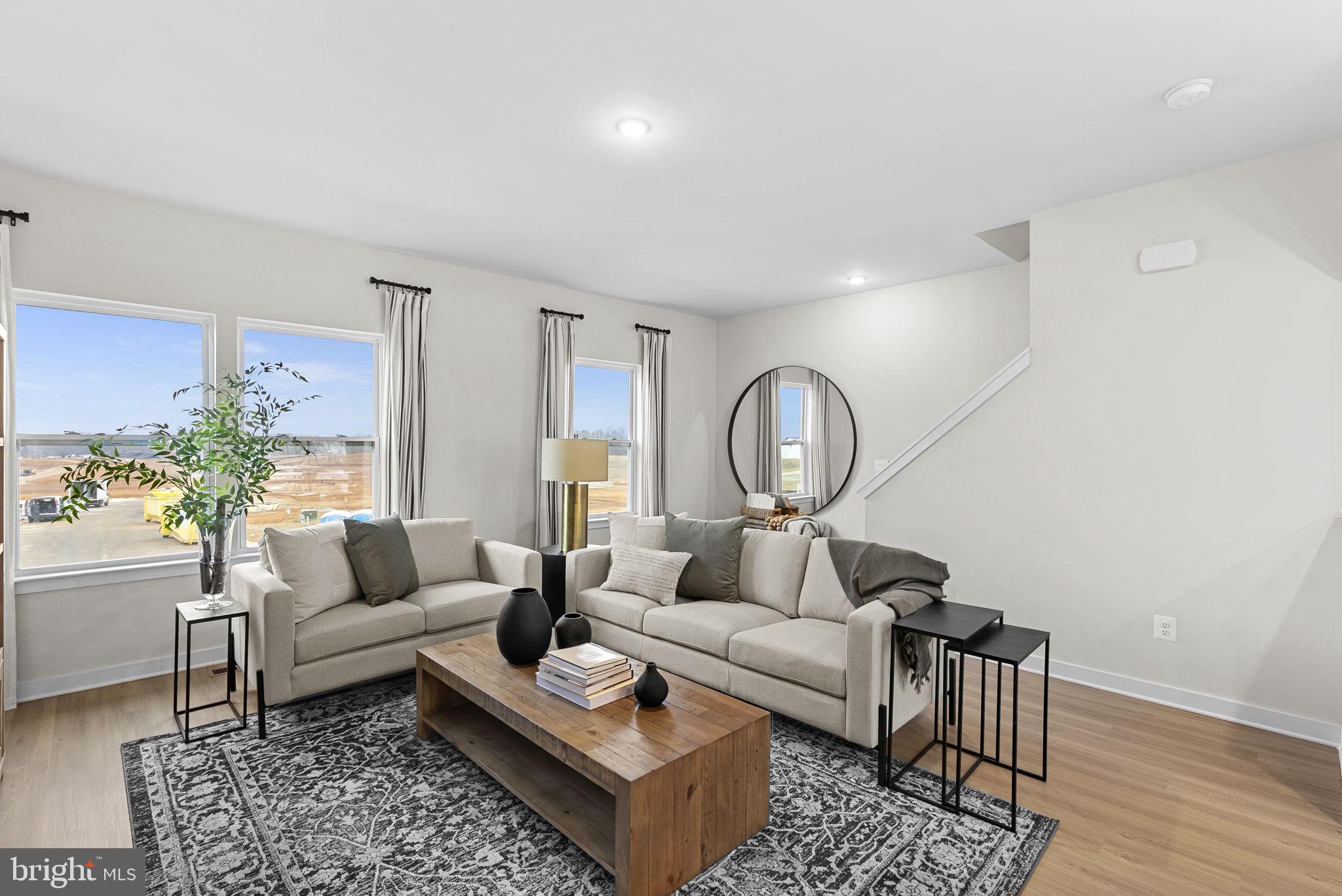 HUNTWELL WEST - Residential