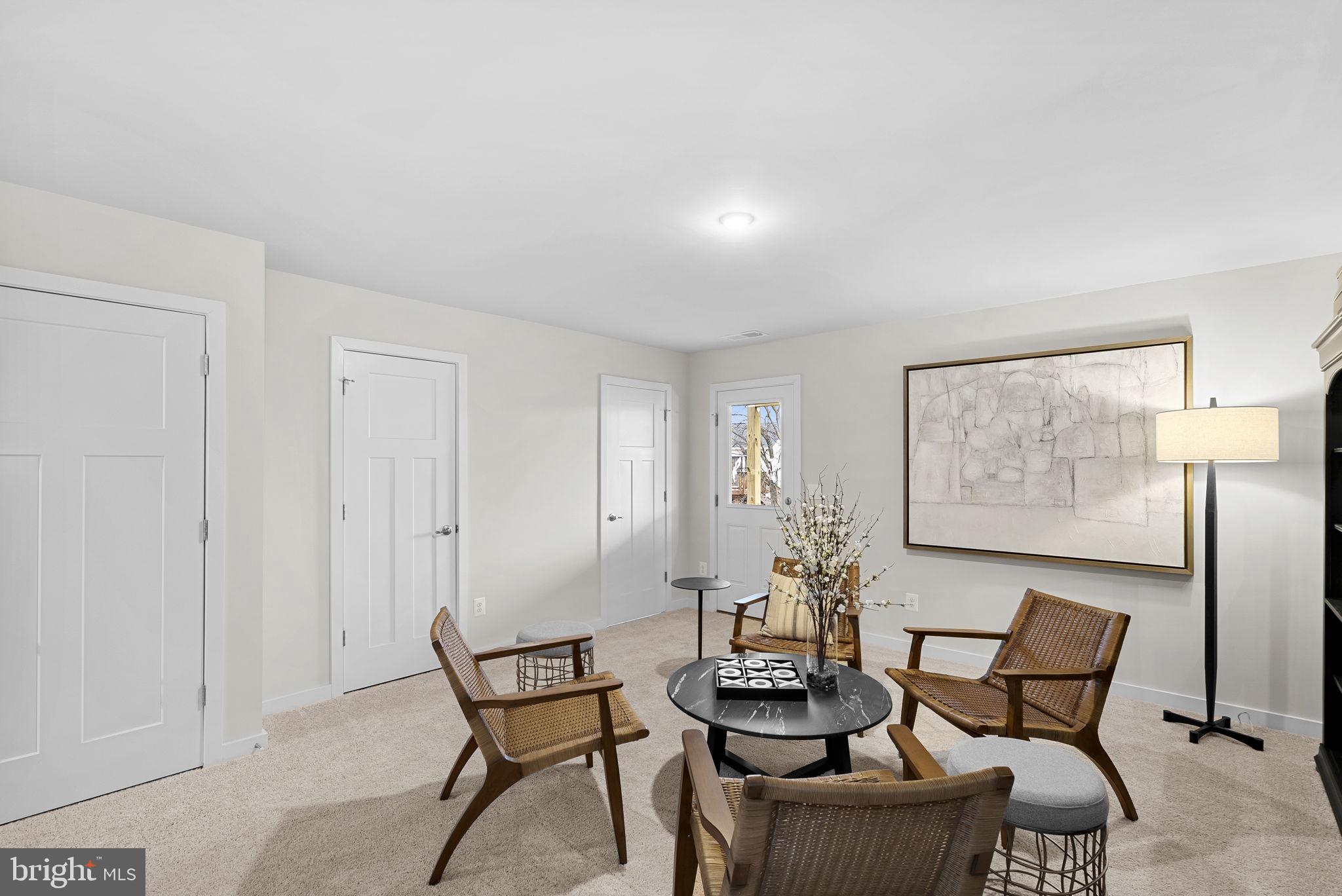 HUNTWELL WEST - Residential