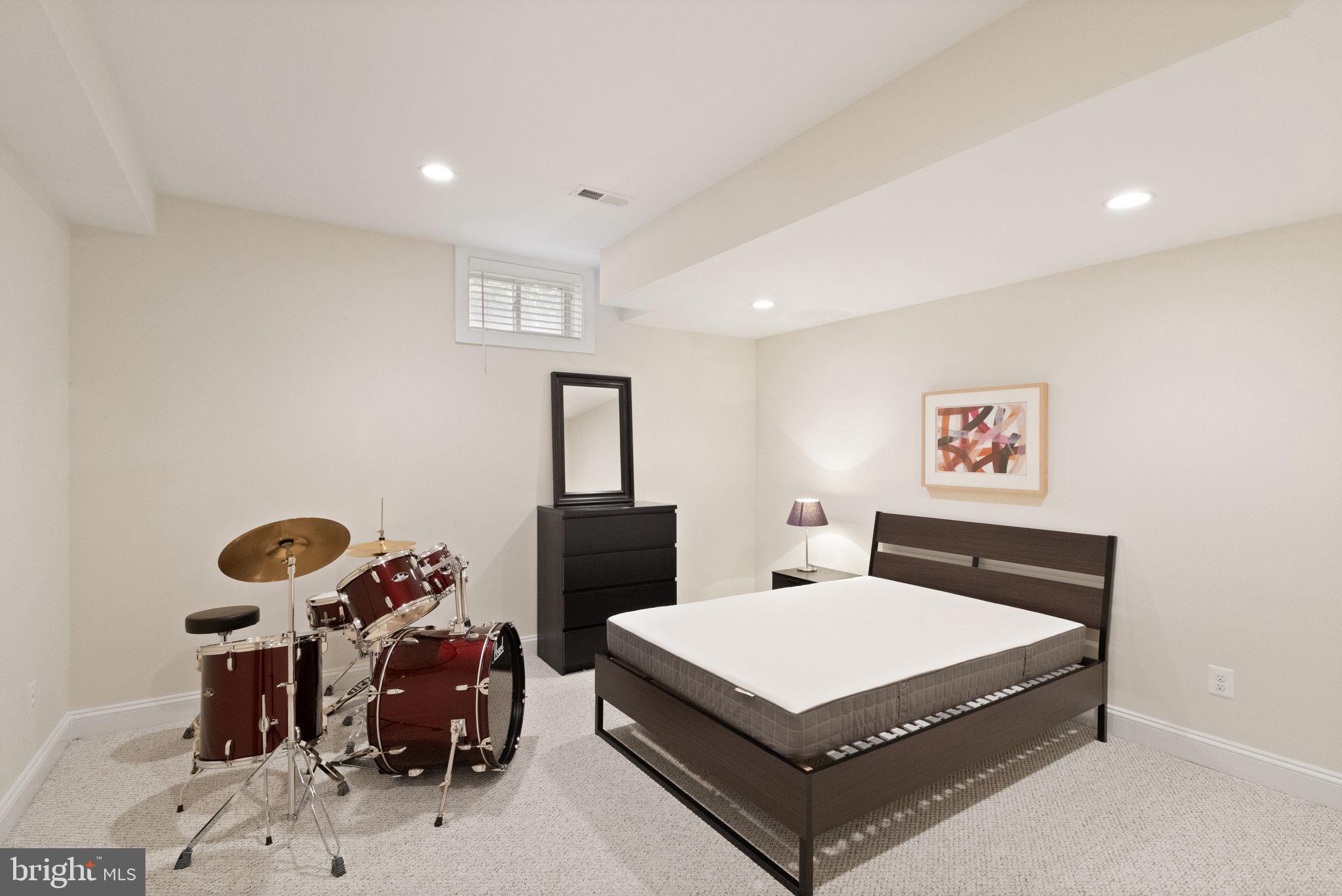 TALISMAN COURT - Residential
