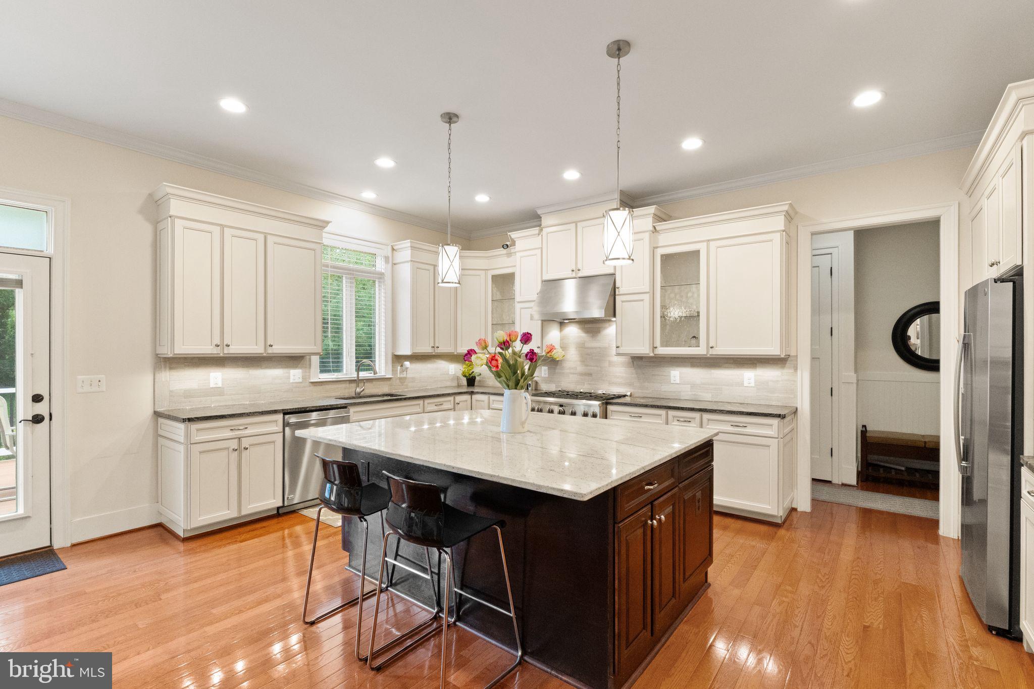 TALISMAN COURT - Residential