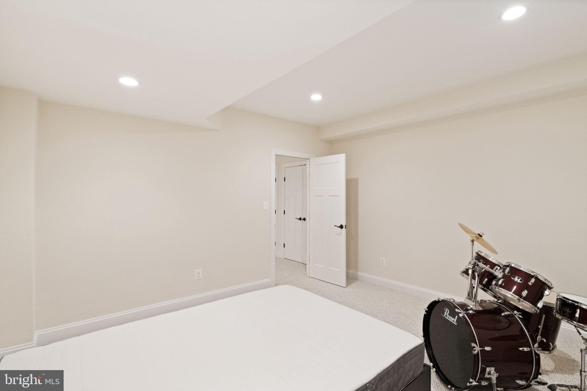 TALISMAN COURT - Residential