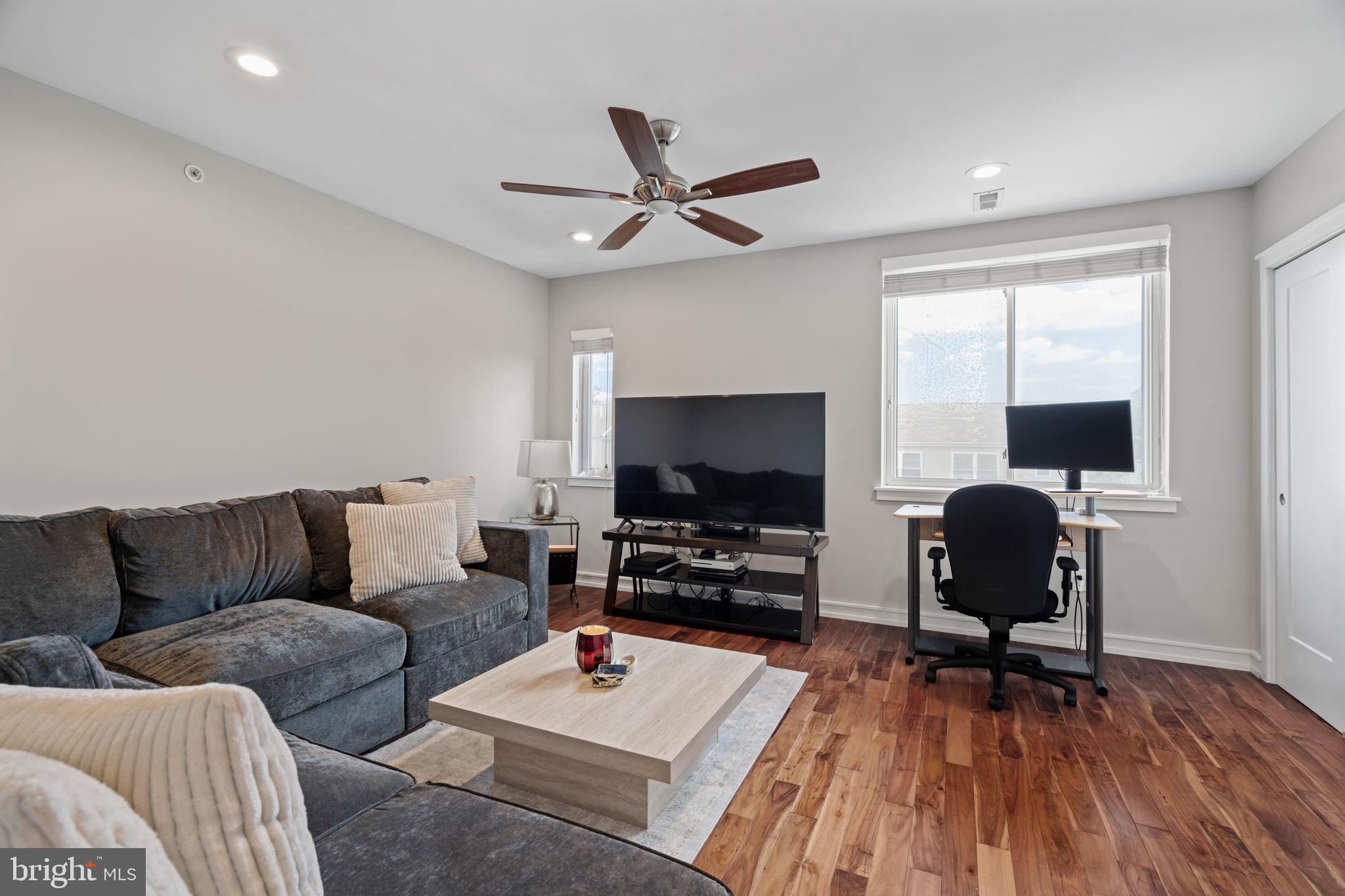 KENSINGTON - Residential