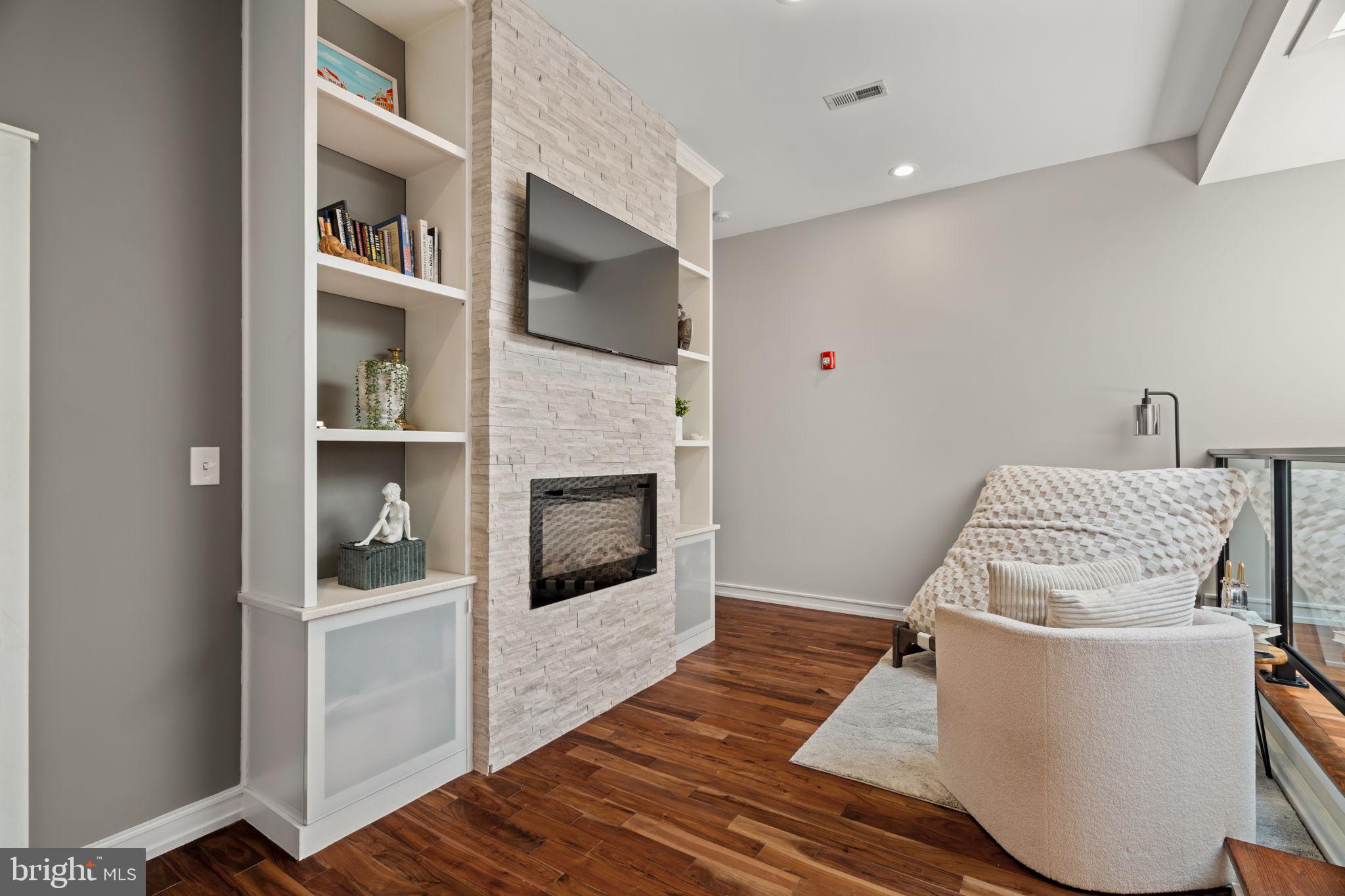 KENSINGTON - Residential